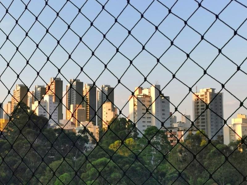 Instalação de rede de proteção em Duque de Caxias, Cuiabá